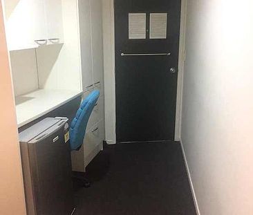 1 bedroom studio in City - Photo 2