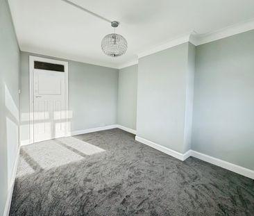 Undercliff Gardens, Leigh-On-Sea - Photo 4