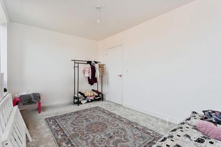 5 bedroom detached house to rent - Photo 4
