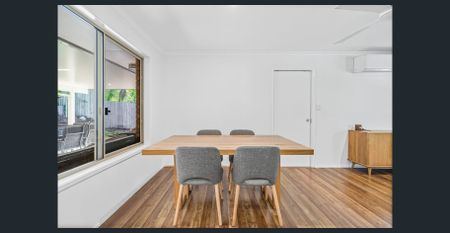 Modern Family Living in a Peaceful Arundel Cul-de-Sac - Photo 4