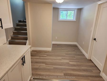 Detached Home For Lease | X8392852 - Photo 3