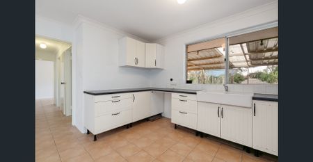 Spacious Living on Wyton - Photo 2