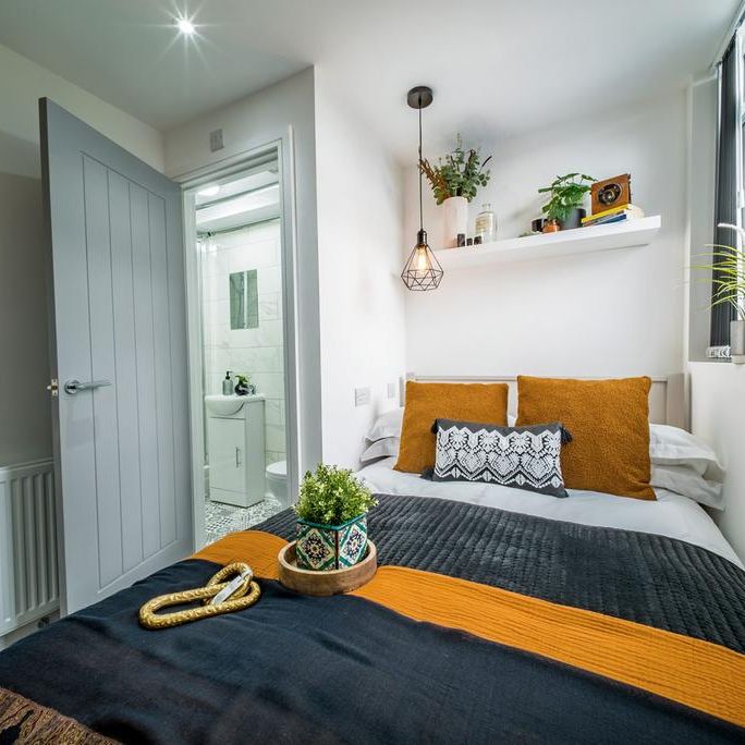 1 bedroom in a house share to rent - Photo 1