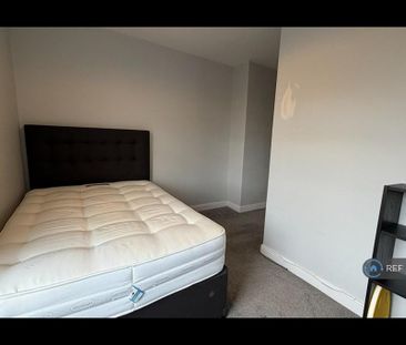 4 bedroom terraced house to rent - Photo 6