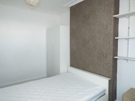 4 bedroom terraced house to rent - Photo 2