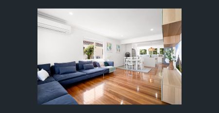 Beautifully Renovated Family Home with Pool in a Prime Coorparoo Pocket - Photo 4