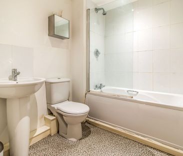 2 bedroom apartment to rent Elmira Way, Salford, Greater Manchester... - Photo 1