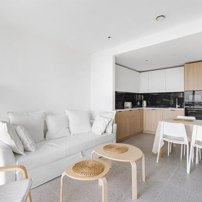 Cendal Crescent, London - Photo 1