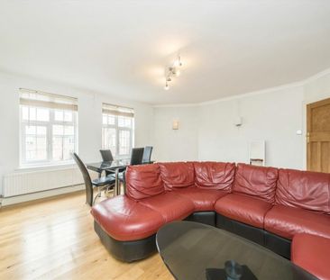 Birkenhead Avenue, KT2, London - Photo 2