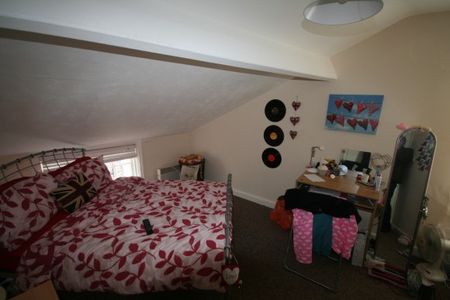 Blenheim Street, Sea View Penthouse - Photo 3