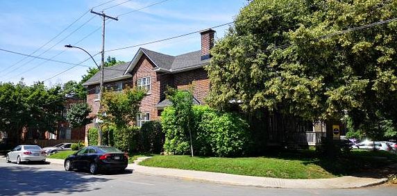 Monkland Village; lower duplex; large quiet 6 1/2, garage, metro - Photo 2