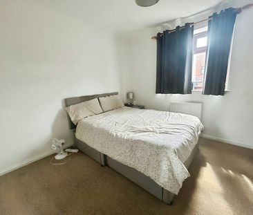 Semi-detached house to rent on - Photo 3