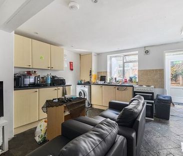 5 bedroom house to rent - Photo 1