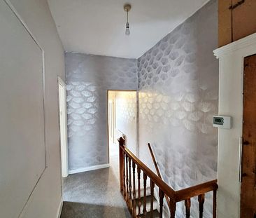 Flat to rent on - Photo 1