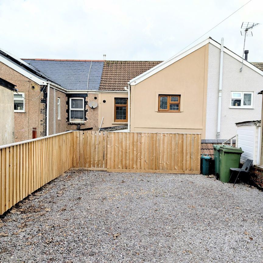 Bridgend Road, Pontyclun, Llanharan - Photo 1