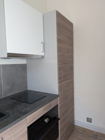 Location Appartement 2 pièces 43m² MARSEILLE 8ème - Photo 3