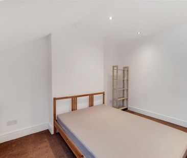 3 bedroom flat to rent - Photo 4