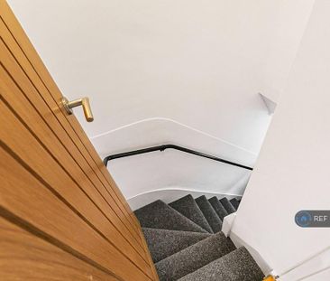 2 bedroom maisonette to rent - Photo 6