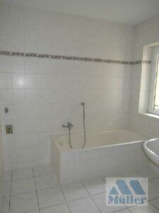 Jößnitzer Str. 141, Wohnung 6 ~~~ Balkon, Tageslichtbad mit Wanne - Photo 3