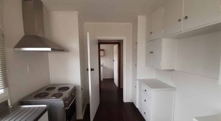 Four Bedroom Family Home in Hoon Hay - Photo 5