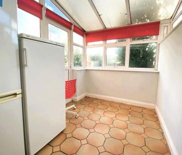 6 bedroom semi-detached house to rent - Photo 3