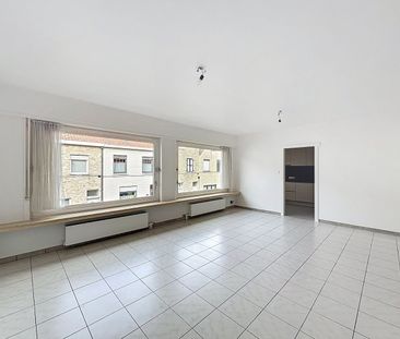 Instapklaar appartement met twee slaapkamers, gelegen in het centru... - Photo 2