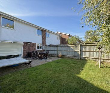 3 bedroom semi-detached house to rent - Photo 1