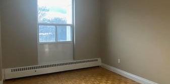 LARGE 1-Bedroom Apartment, Available NOW!!! - Photo 2