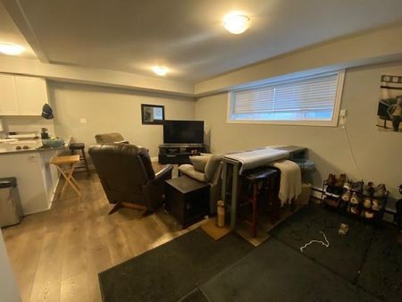 372 Yonge Street - Unit 3 - 1 bed, 1 bath - $200 GIFT CARD WITH NOV. 1 LEASE - Photo 4