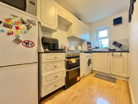 2 bedroom flat to rent - Photo 5