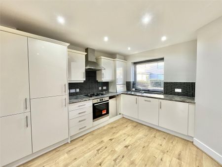 February Courtyard, The Staiths, Gateshead, NE8 - Photo 3