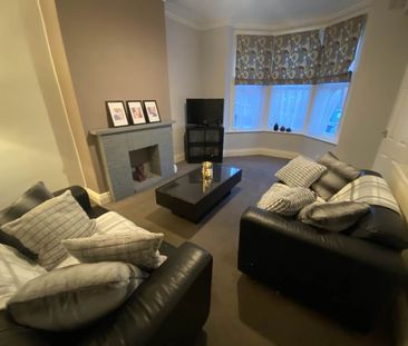 Knowle Road (room 2), Burley, Leeds - Photo 1