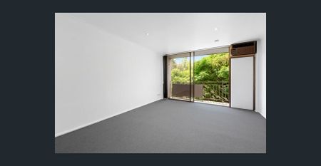 Modern and stylish studio apartment in a security building - Photo 5