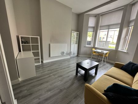 Apartment to rent in Dublin, Phibsborough Rd - Photo 4