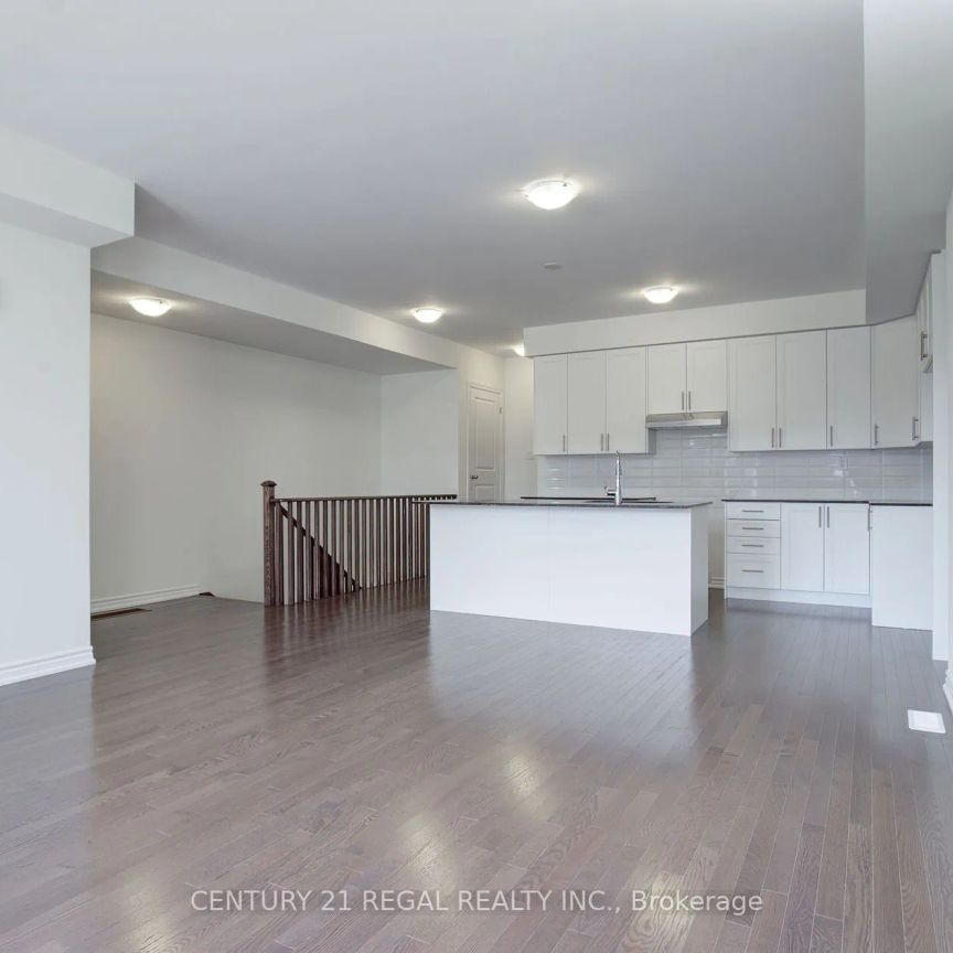 Condo Townhouse For Lease | N9195068 - Photo 1