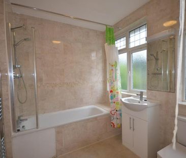 4 bedroom detached house to rent - Photo 2