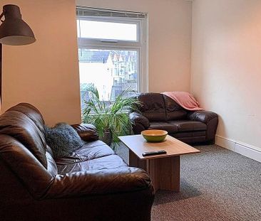 Gwydr Cres, Swansea, SA2 - Photo 5