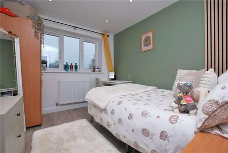 Park Barn Drive, Guildford, Surrey, GU2 - Photo 4