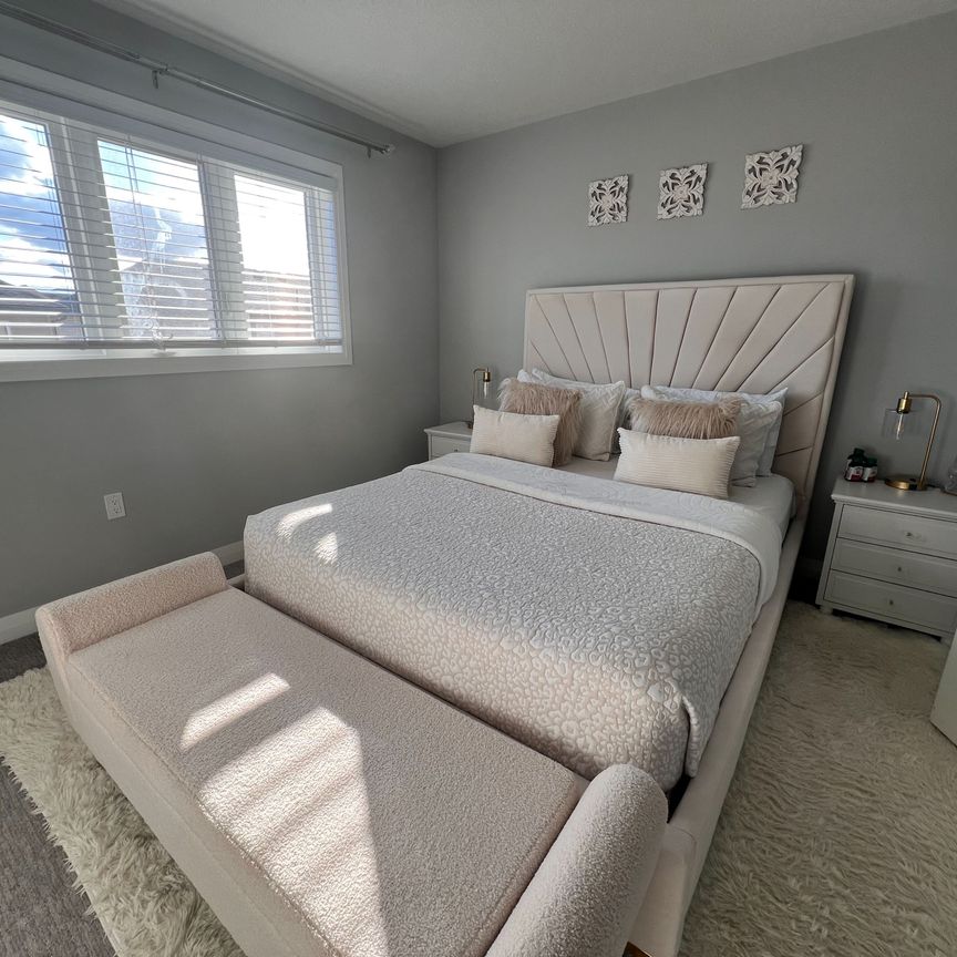 For Lease - 60 Aquarius Crescent, Hamilton, Ontario - Photo 1