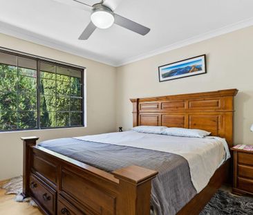 Comfortable Family Living with Room to Entertain! - Photo 4