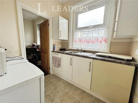 1 bedroom flat to rent - Photo 4
