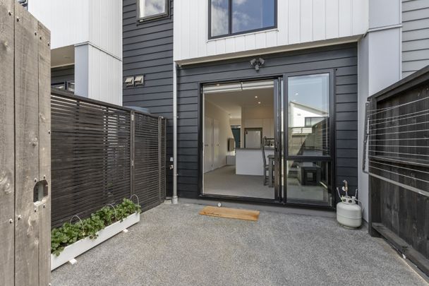 54 Nugget Avenue, Hobsonville, Auckland - Photo 1