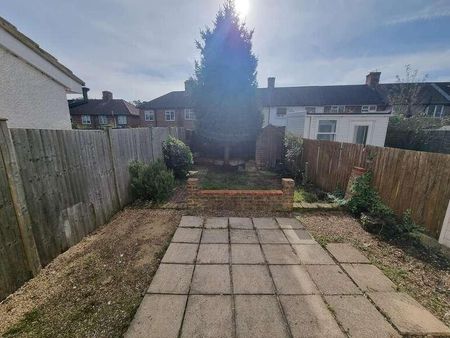 Benningholme Road, Edgware, HA8 - Photo 5