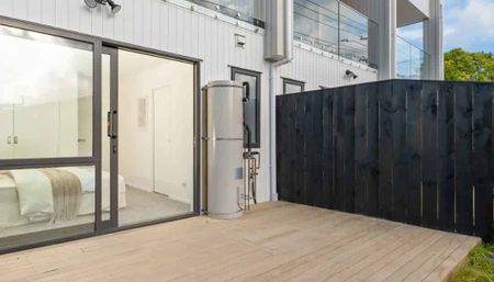 Not your average cookie-cutter townhouse - Photo 4