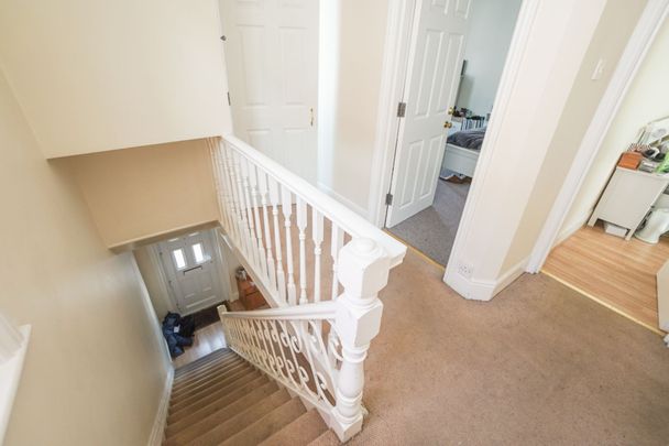 5 Bedroom House To Rent in Charminster - £2,250 pcm Tenancy Info - Photo 1