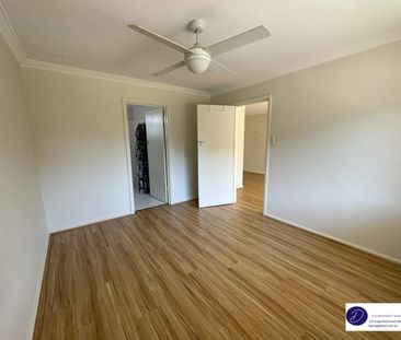 Centrally Located One Bedroom Apartment! - Photo 3