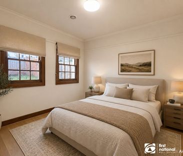 Elegant Family Living in the Heart of Blue-Chip Kew - Photo 4