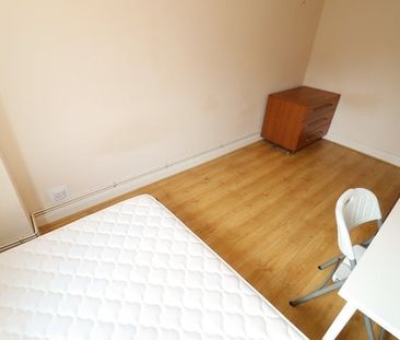 Room in a Shared Flat, Hind Grove, E14 - Photo 6