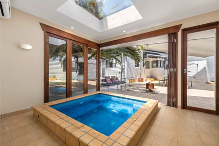 ** LEASED ** Stylish 5-Bedroom, 3-Bathroom Family Home with Outdoor Entertaining & Spa Retreat - Photo 2