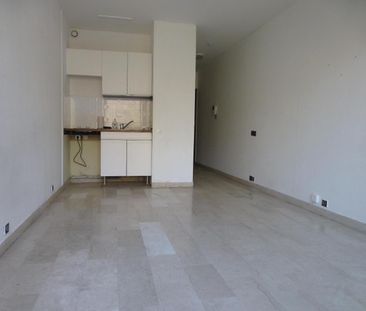 Location Appartement 1 pièce 23m² MARSEILLE 8ème - Photo 2